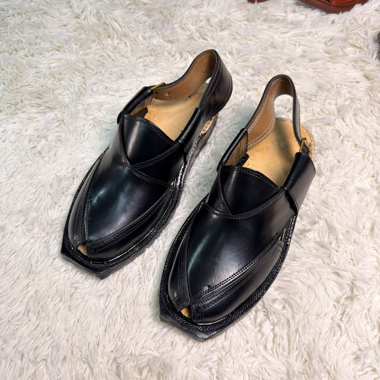 Norozi Medicated Chappal (Black)