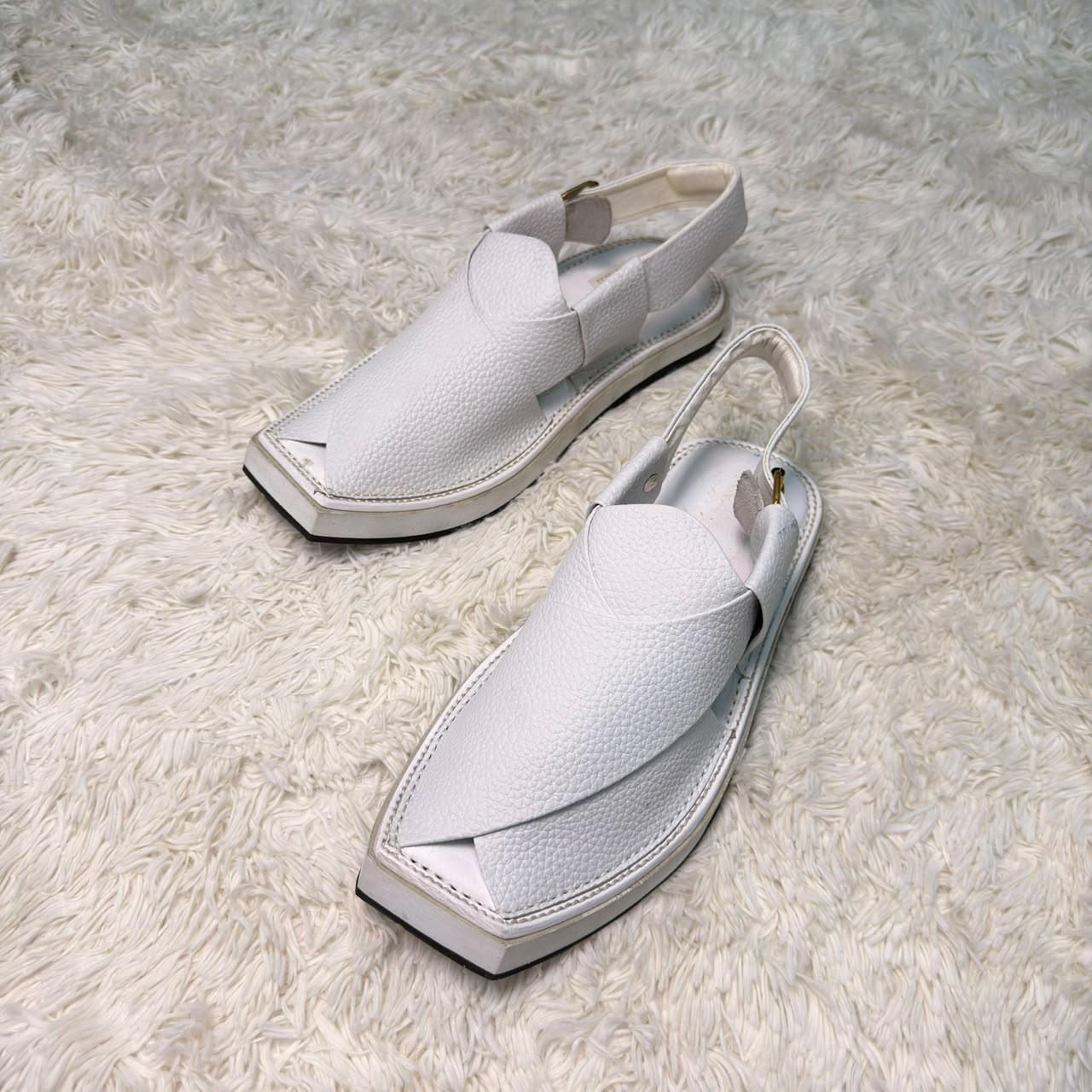 Smart Kaptan Medicated Chappal (White)